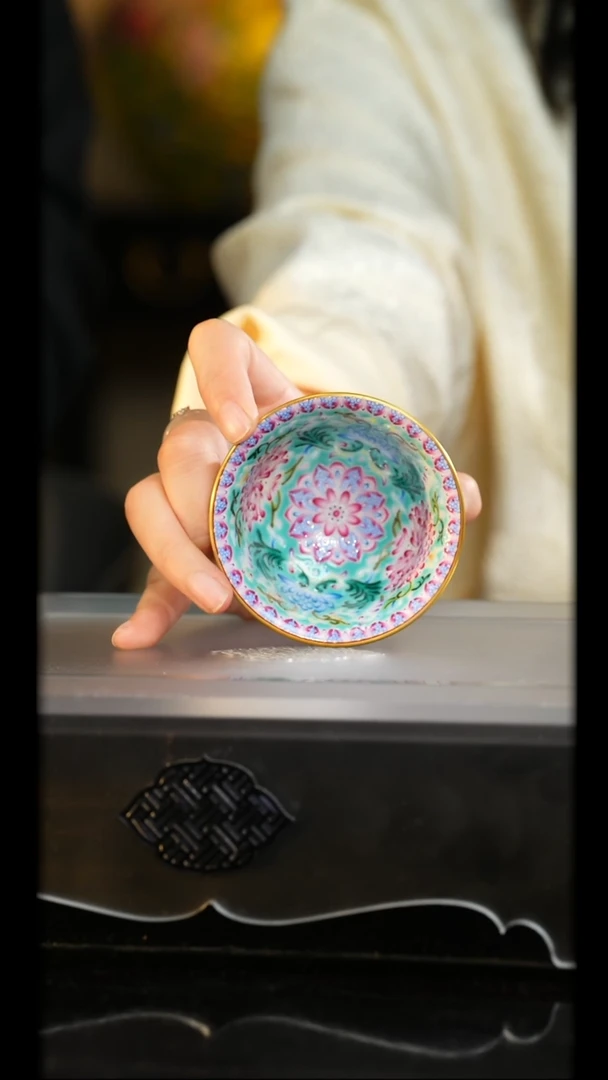 溢珍堂丨松石绿花卉内外满压手杯景德镇陶瓷