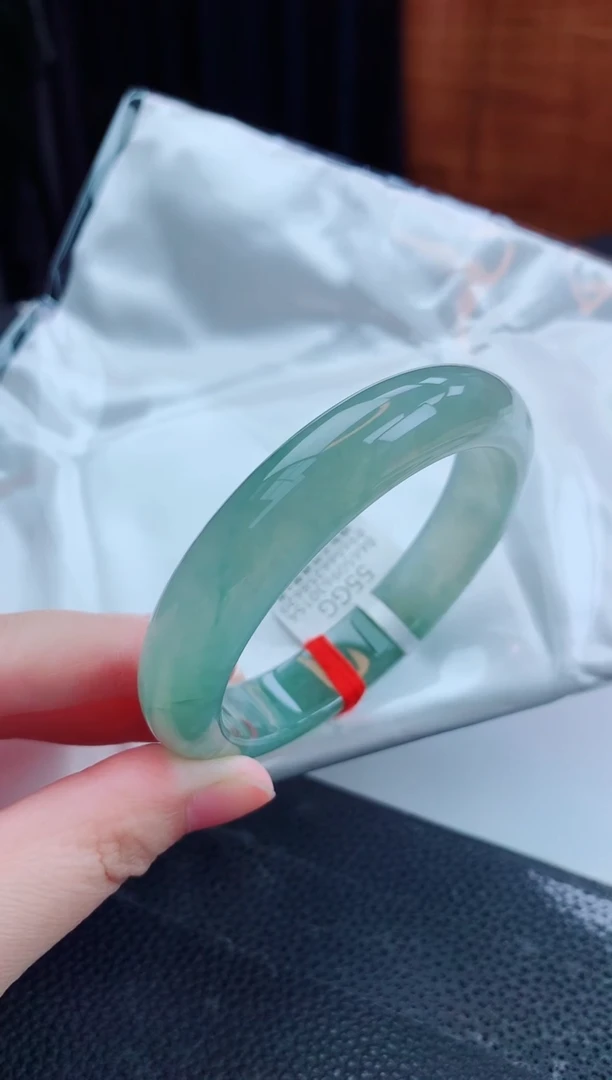 翡翠手镯未镶嵌缅甸天然翡翠A货手镯