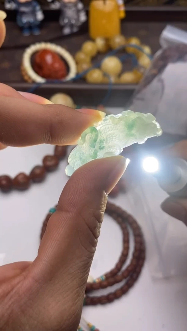 吊坠(不含链)未镶嵌翡翠翡翠雕刻吊坠