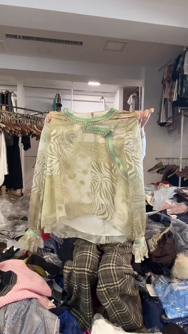 衬衣    120斤以里