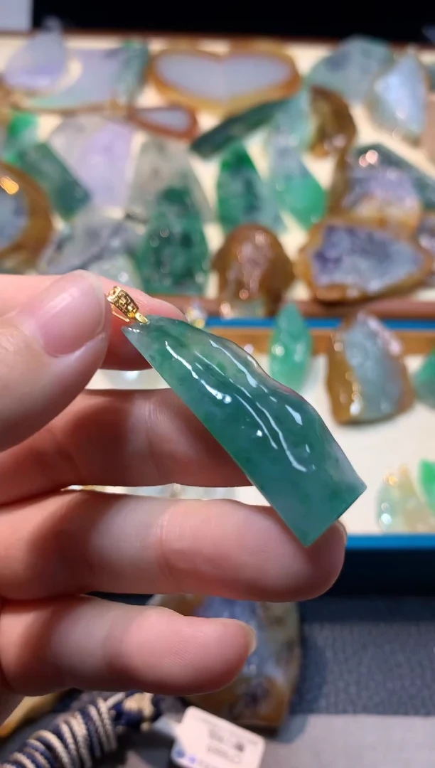 吊坠(不含链)18K金镶嵌翡翠吊坠