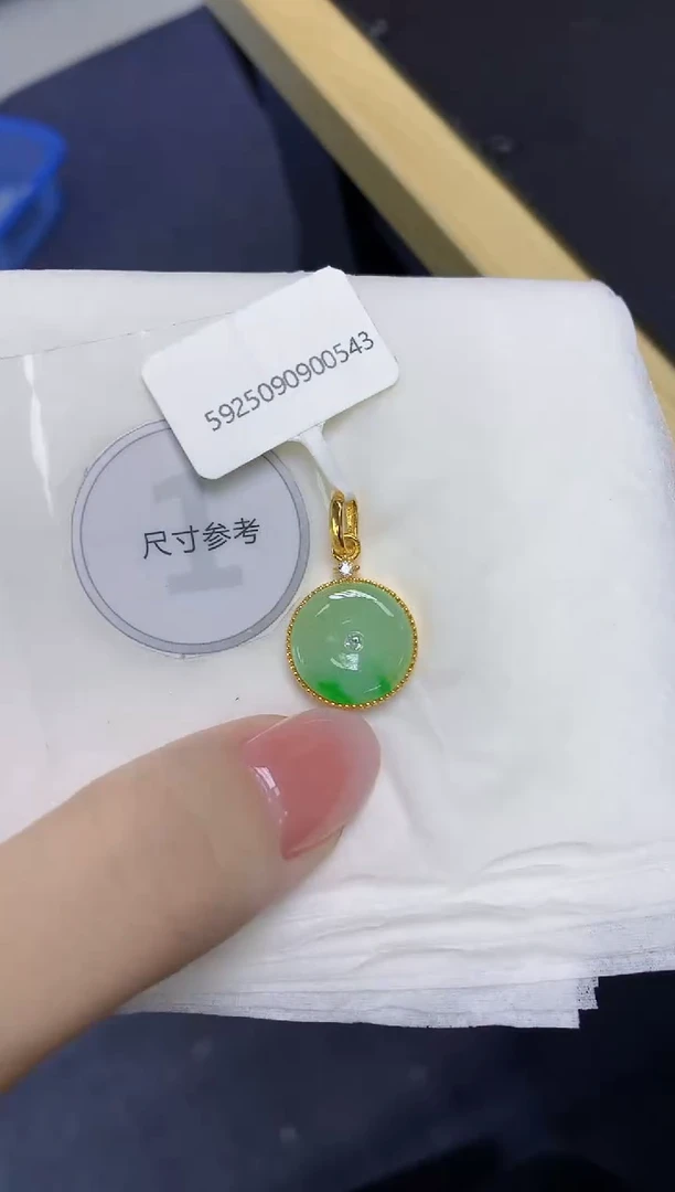 颈饰未镶嵌翡翠天然缅甸翡翠A货百元以上9元证书费自理