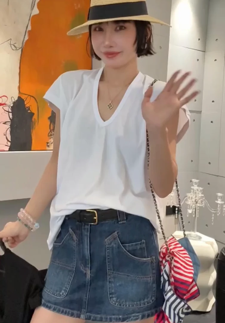 25夏季新款简约时髦宽松显瘦V领休闲日常百搭纯色净版短袖T恤上衣