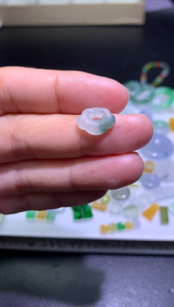 定制翡翠未镶嵌毛货