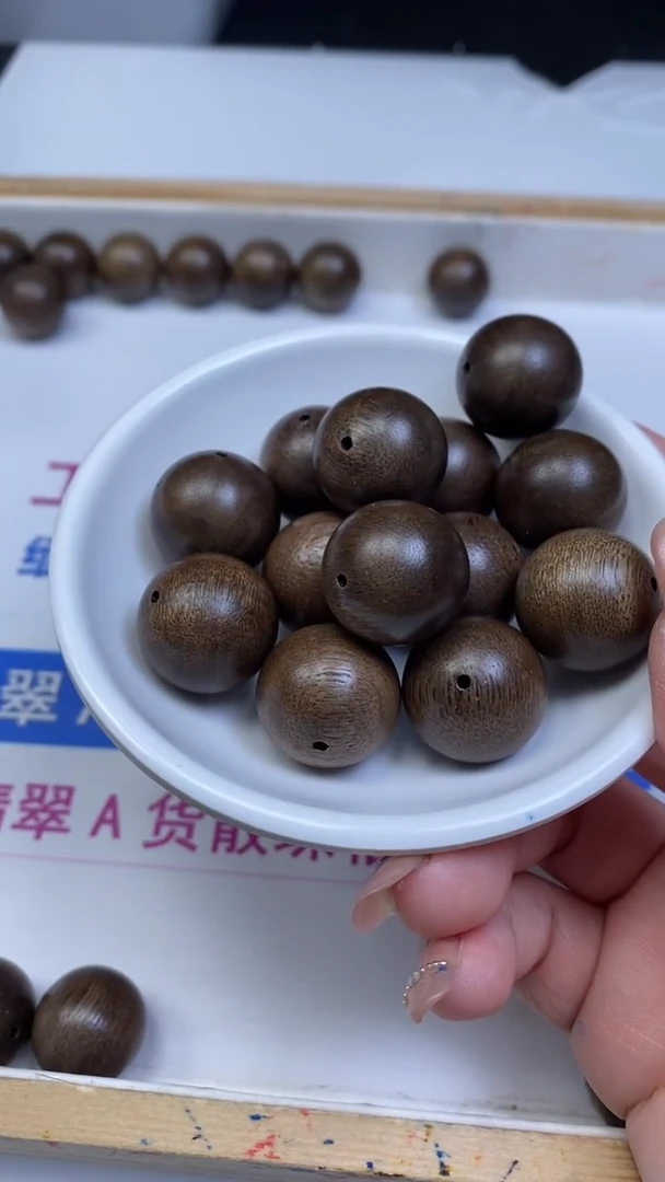 檀香木散珠A1964 奇 南 香19mm1颗5.8元