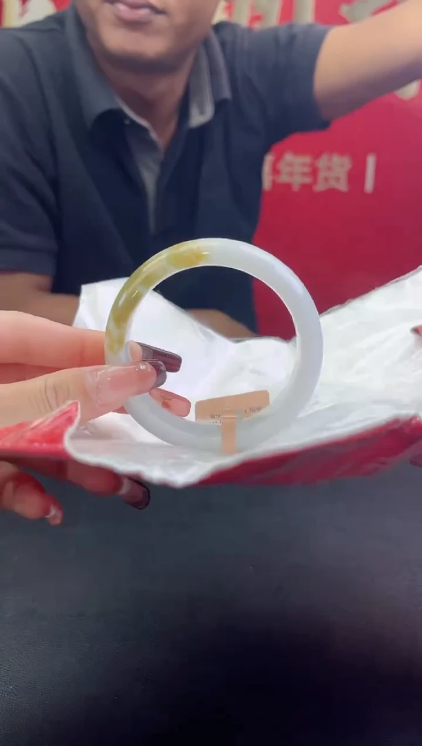 【闪购商品】翡翠手镯未镶嵌翡翠手镯（微瑕）10