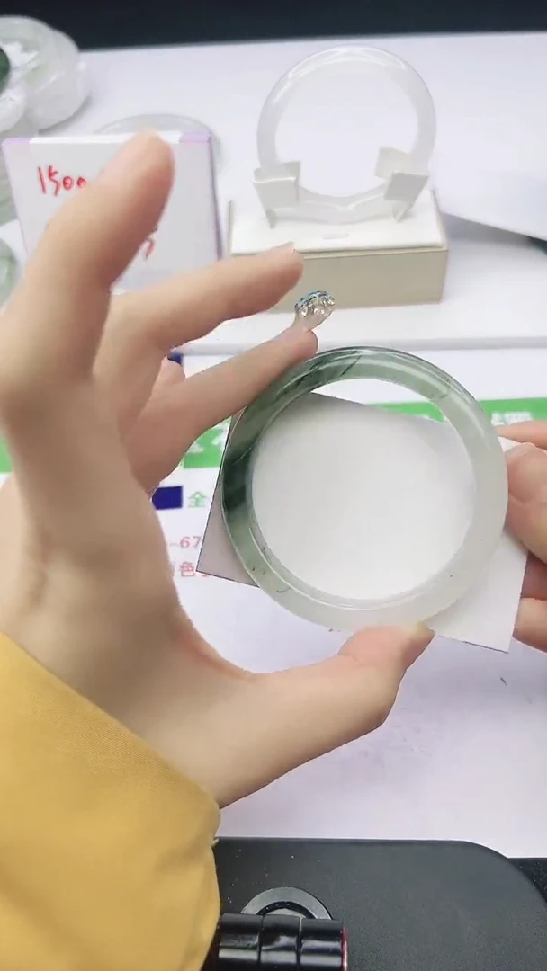 未镶嵌手镯石英质玉130-55/56