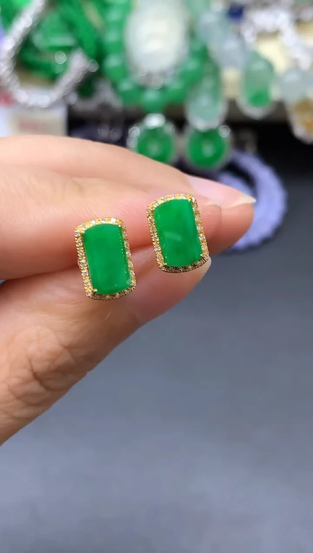 颈饰18K金镶嵌翡翠380-中国好珍宝