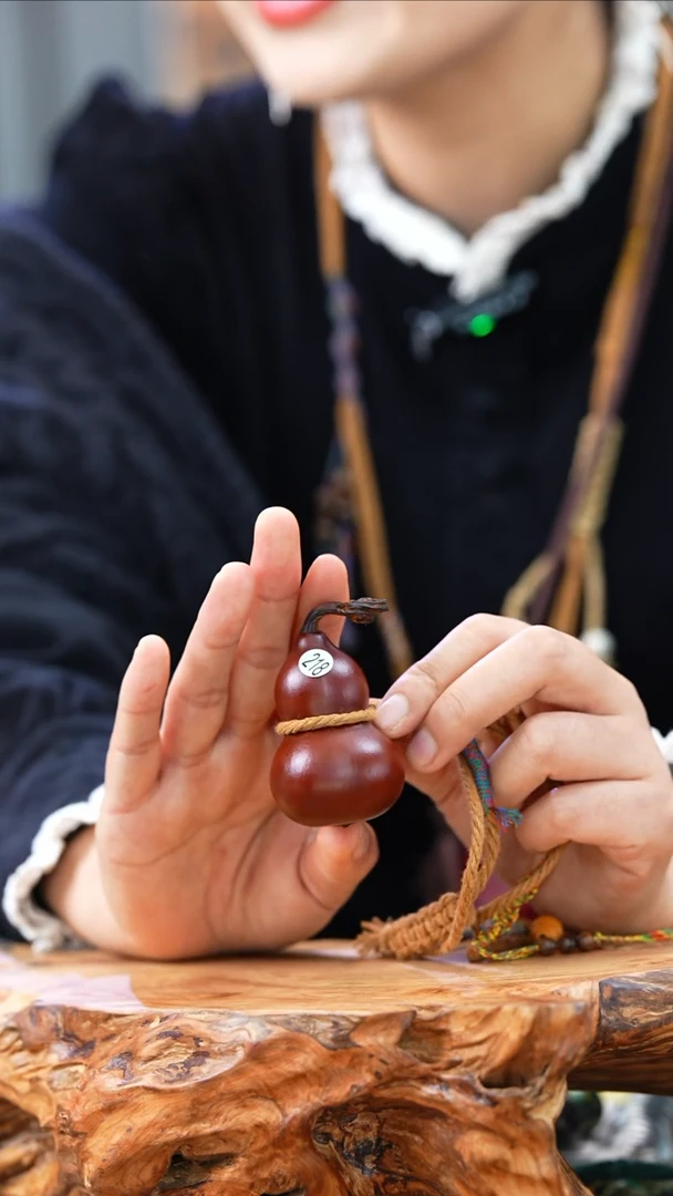 【闪购商品】218—光岳葫脖挂车挂天然大漆手捻小葫芦