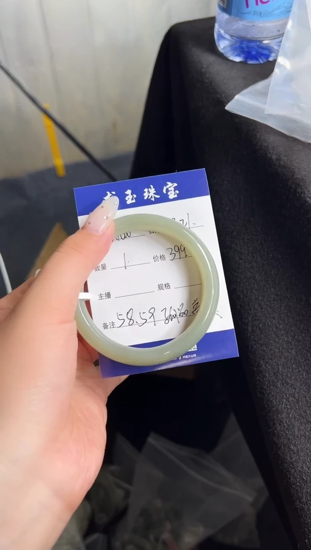 和田玉手镯未镶嵌x****_新疆且末料 58 59