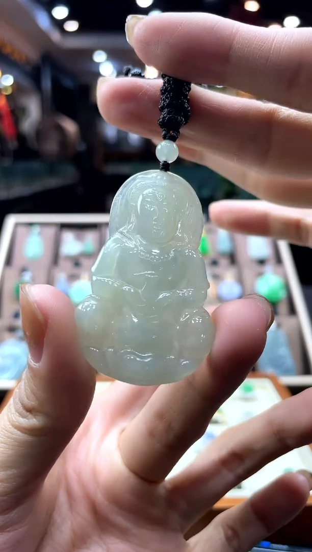 【闪购商品】翡翠颈饰未镶嵌观音