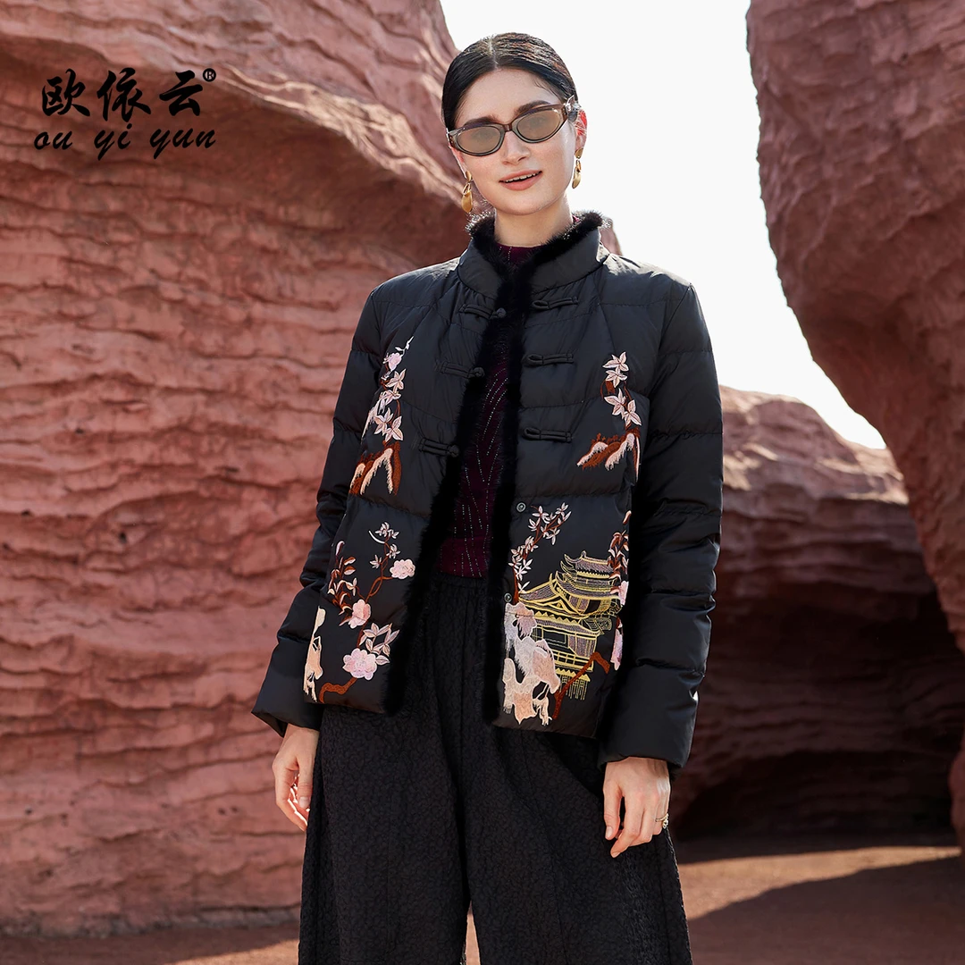 Y52709欧依云新中式刺绣优雅洋气中年妈妈短款羽绒服白鸭绒2025新
