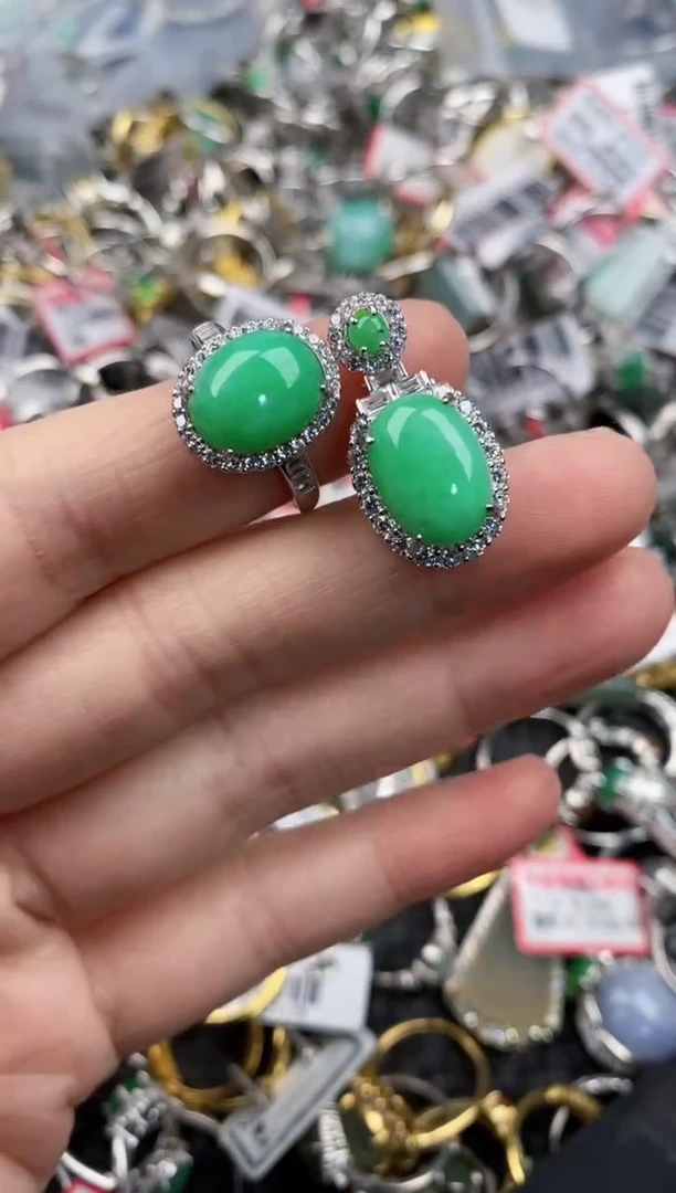 银S925镶嵌戒指翡翠777              2