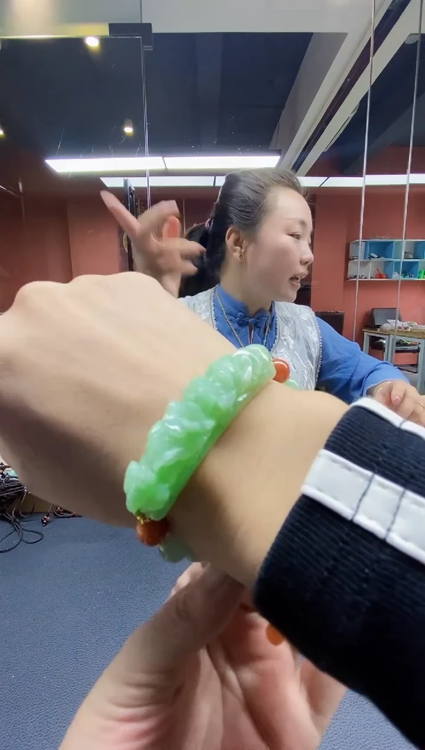 颈饰未镶嵌翡翠手牌