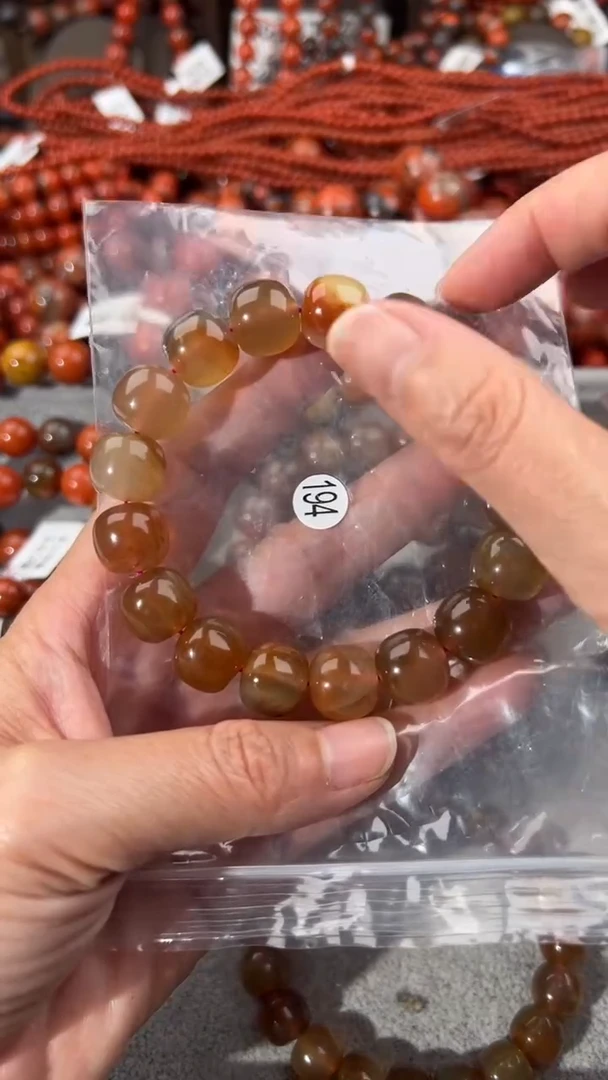南红玛瑙手串未镶嵌1