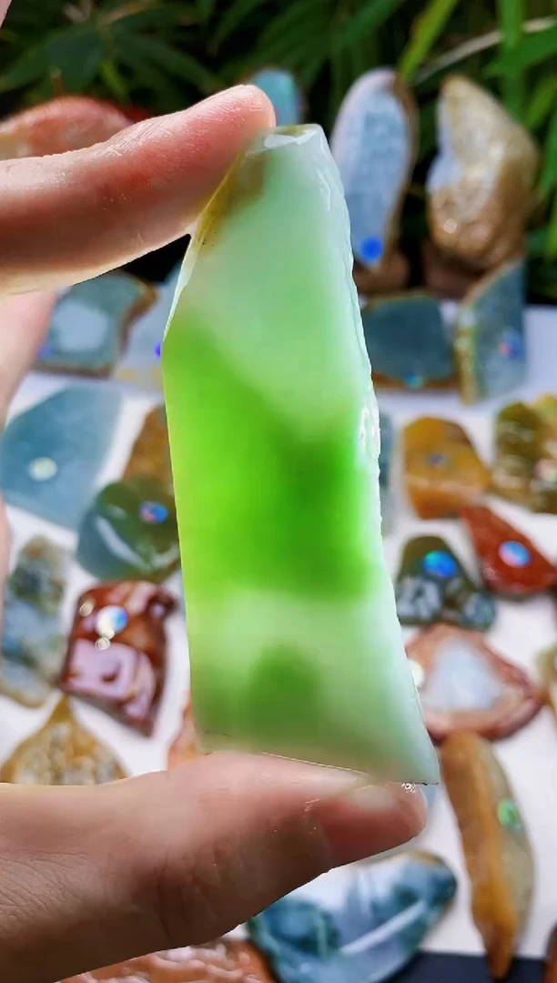 定制翡翠未镶嵌翡翠