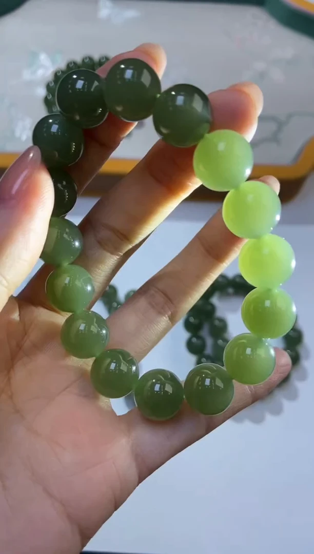 未镶嵌手串和田玉烟****g  379176/和田玉手串    多样性一件发