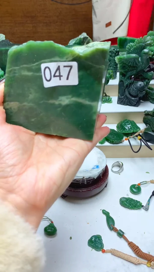 未镶嵌和田玉摆件1