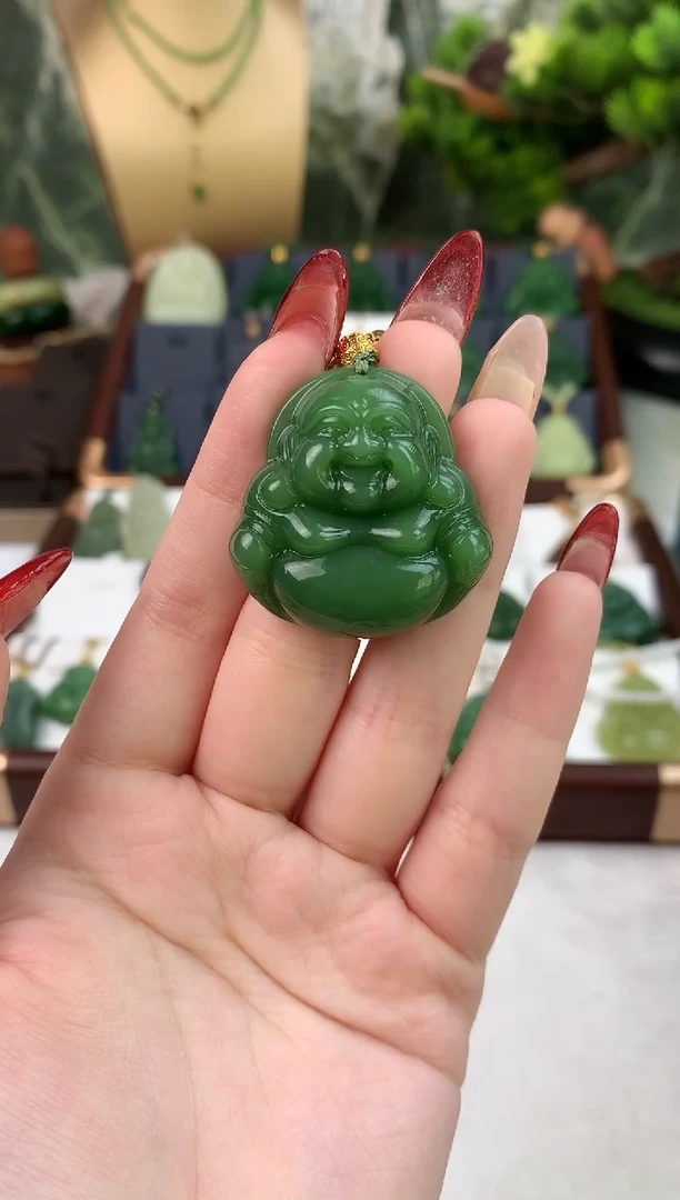 颈饰未镶嵌和田玉吊坠