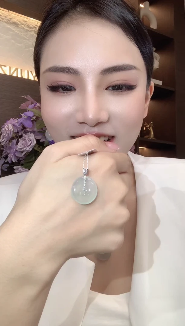 吊坠(不含链)18K金镶嵌翡翠A22