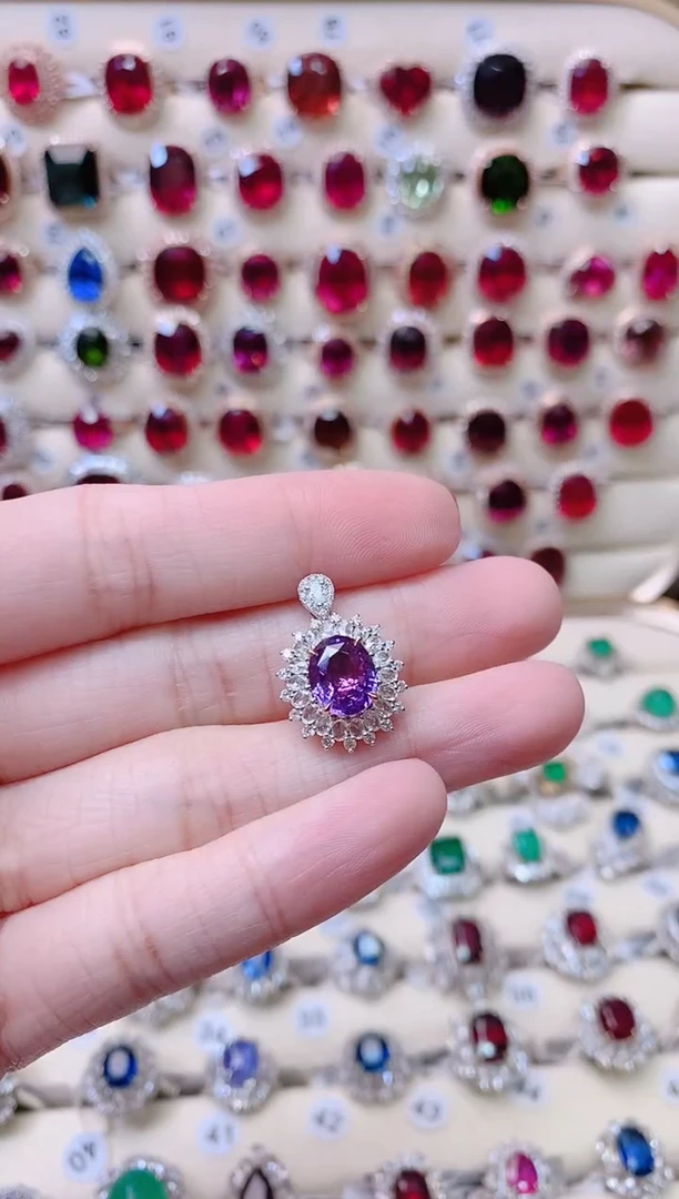 吊坠彩色蓝宝石18K金镶嵌C***T1