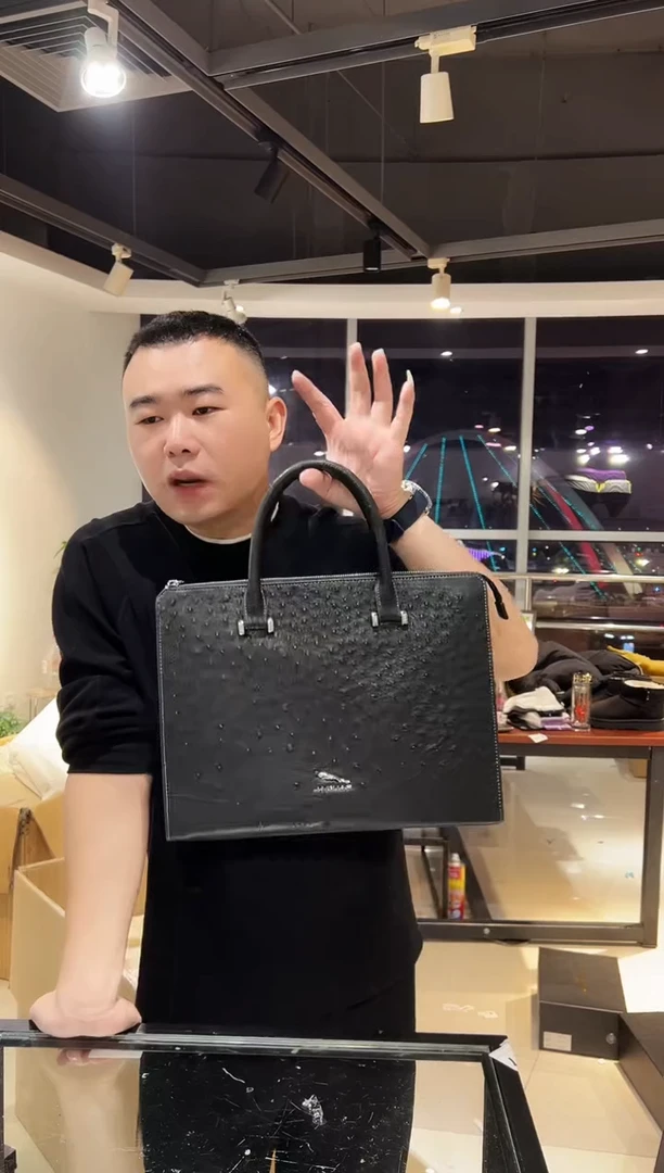 鸵鸟皮（革）韩爵绅士包包皮具541