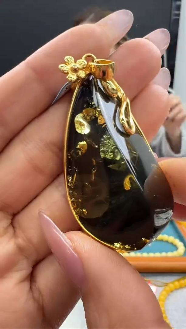 【闪购商品】琥珀颈饰未镶嵌153秒拍号