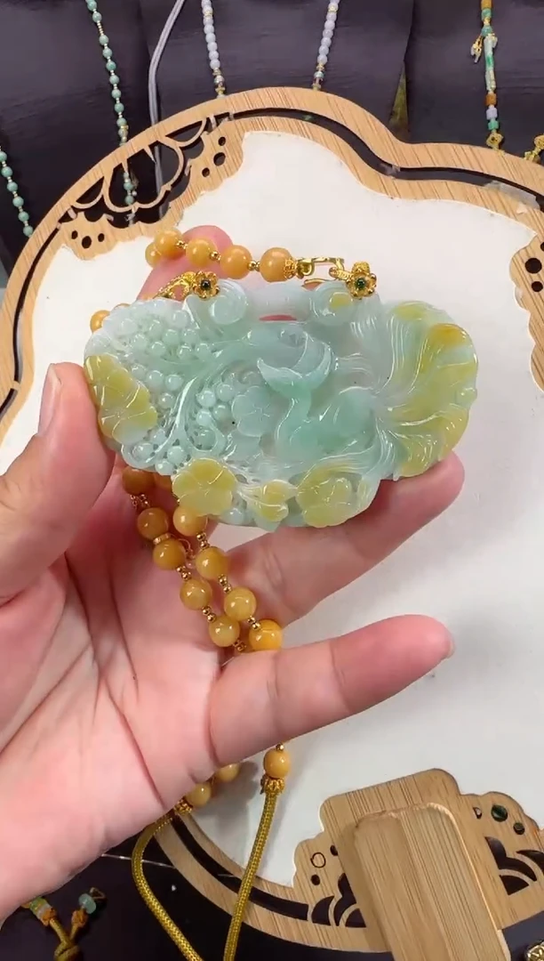 【闪购商品】翡翠颈饰未镶嵌拍照