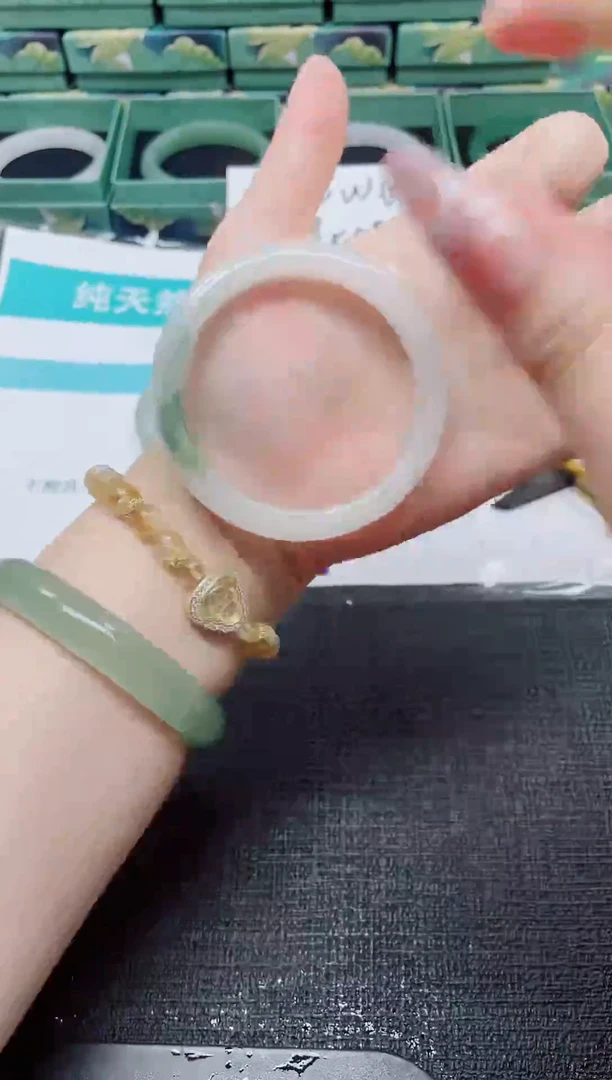 未镶嵌手镯石英质玉217-58