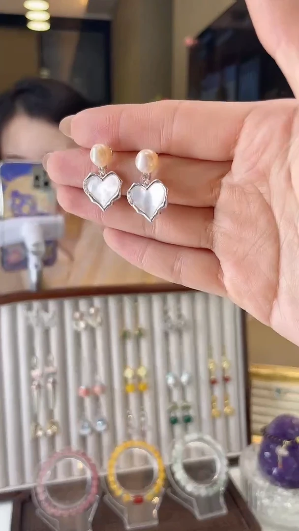 铜合金无925银贝母爱心耳钉