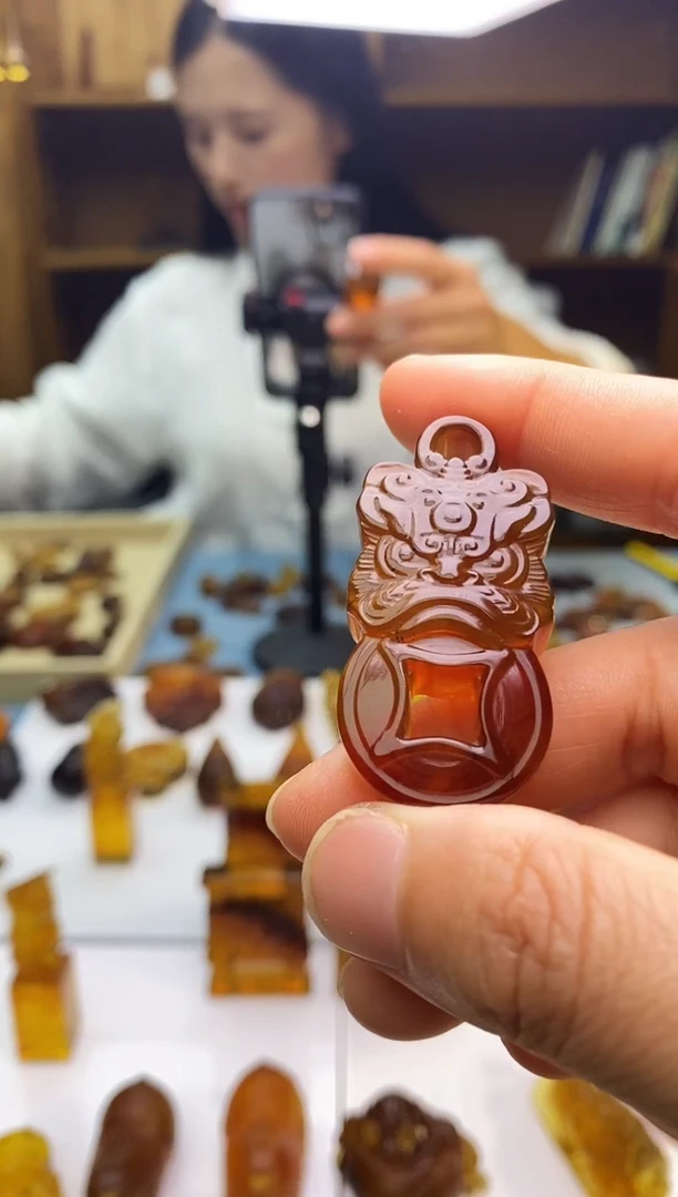 琥珀颈饰未镶嵌SN67-1378（醒狮扣）