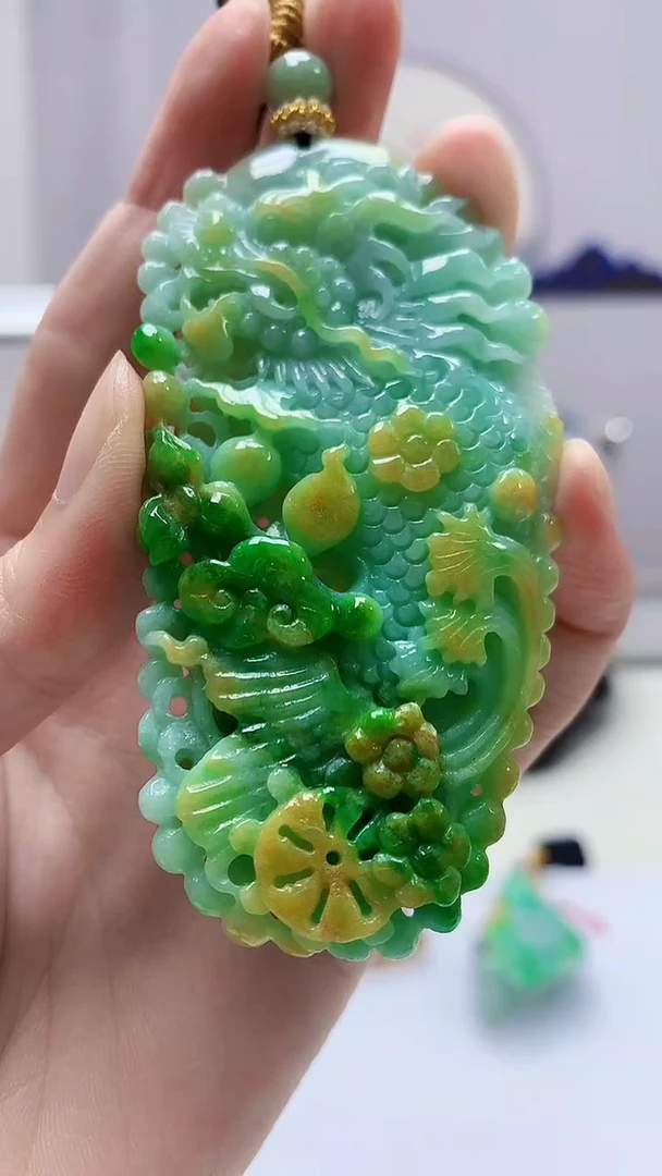 定制翡翠未镶嵌5060zm-毛货挂件龙牙139