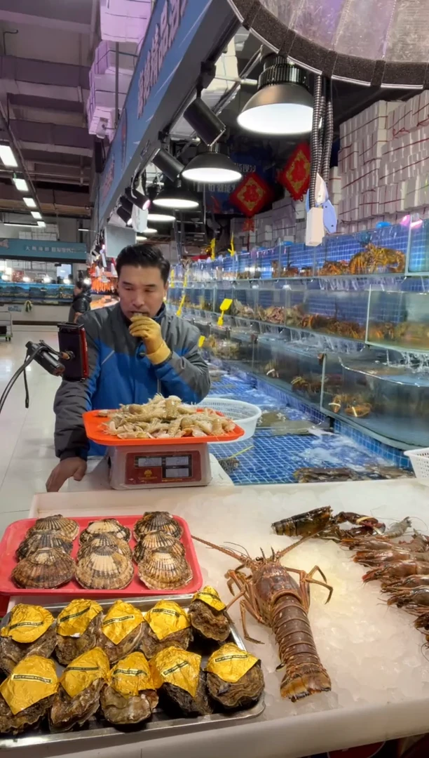 中国大陆断氧虾爬一称，4斤