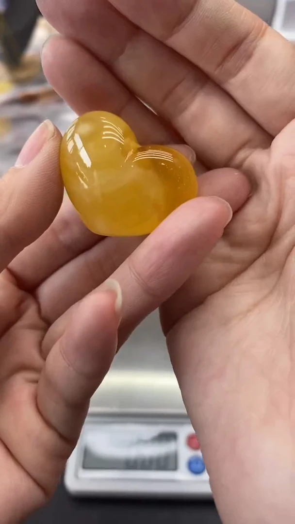 琥珀未镶嵌珠宝奇石410