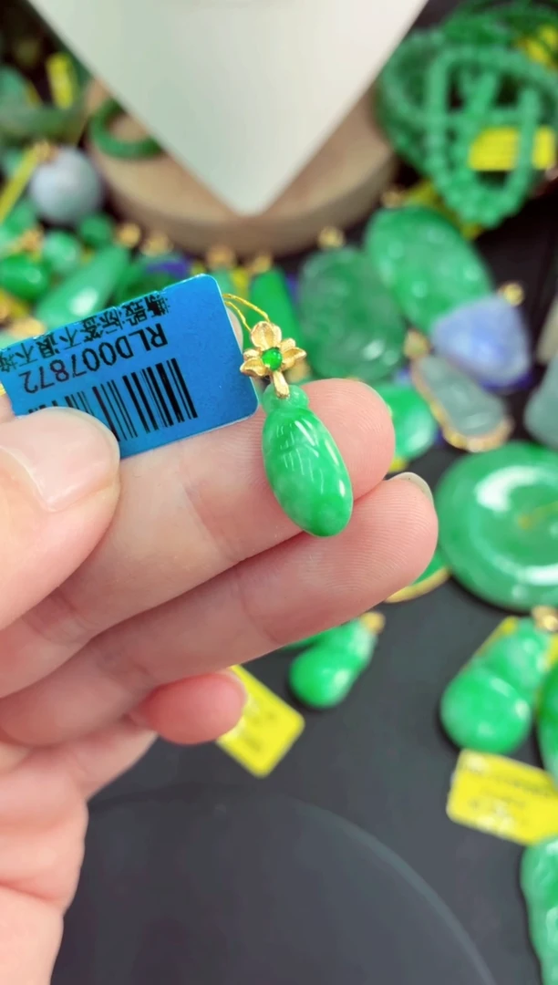 吊坠(不含链)未镶嵌翡翠蓝挂件
