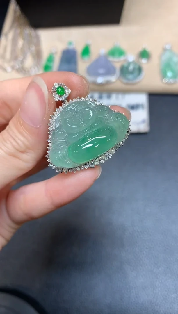 【闪购商品】翡翠颈饰18K金镶嵌佛公【无服务费