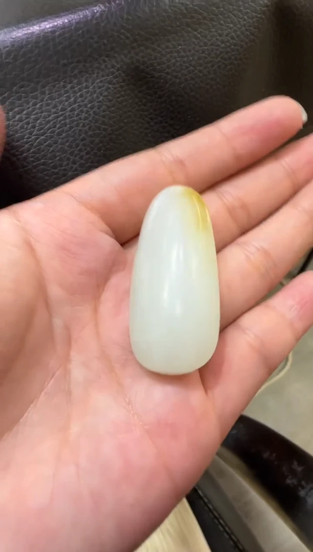 吊坠(赠链)未镶嵌和田玉金山糖白挂件 (产地直发)