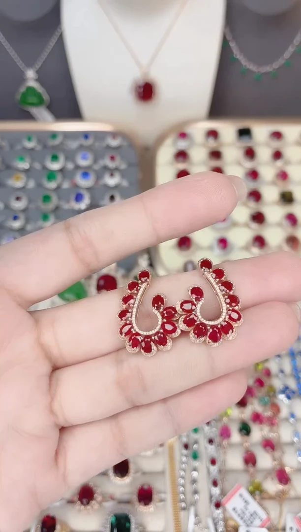 18K金镶嵌红宝石耳饰红宝石6.45CT