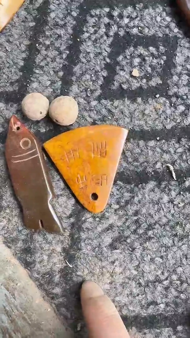 未镶嵌和田玉挂件1