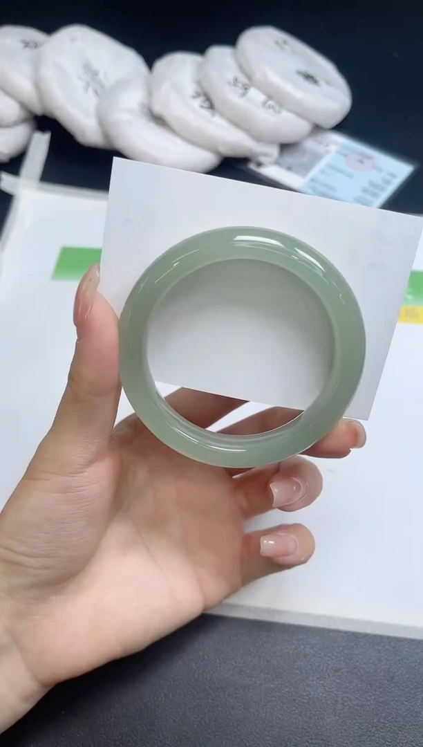 未镶嵌手镯石英质玉072-52