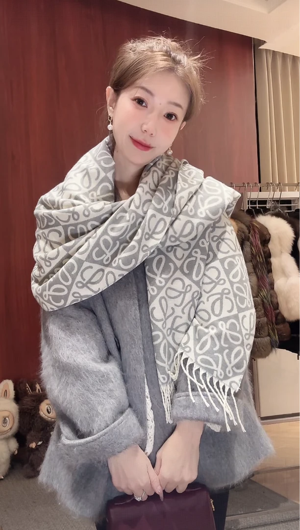 DEDM•STUDIO/秋冬精致感保暖时尚百搭棋盘格围巾披肩LBWJ2502