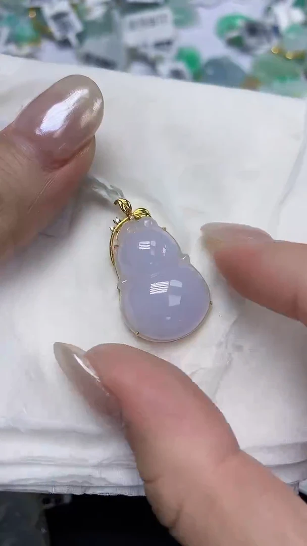 翡翠18K金镶嵌颈饰天然缅甸翡翠A货