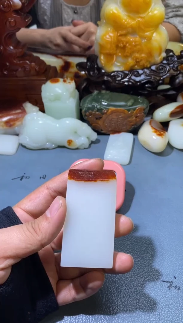 未镶嵌和田玉把件刘****.和田玉