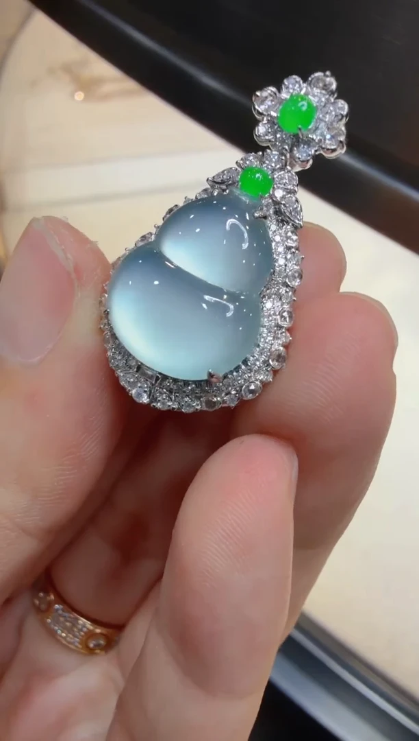 吊坠(不含链)18K金镶嵌翡翠多样性团购发一件