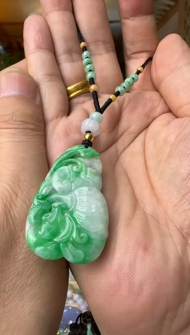 颈饰未镶嵌翡翠吊坠