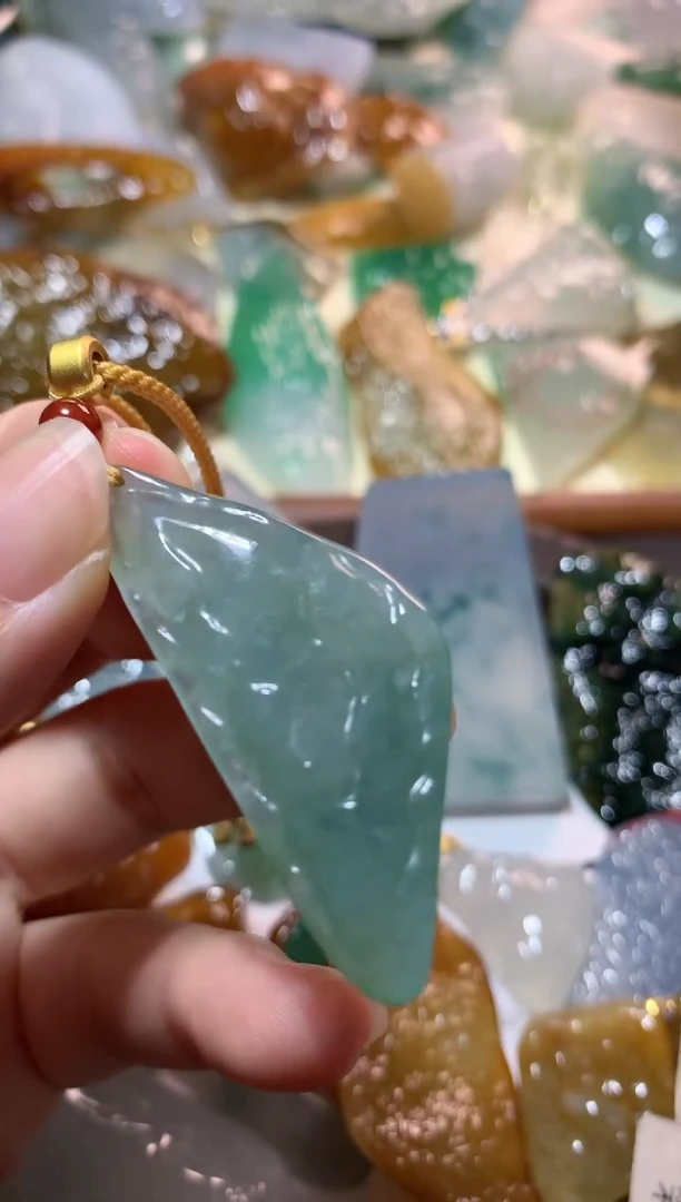 翡翠未镶嵌吊坠(不含链)吊坠