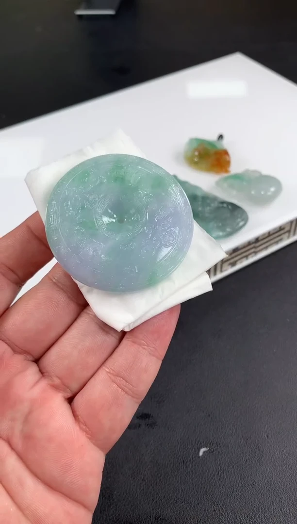 未镶嵌定制翡翠彼**开翡翠