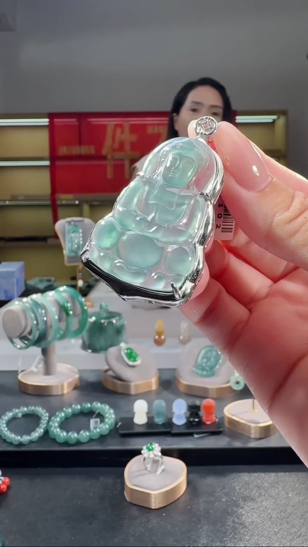 吊坠(不含链)未镶嵌翡翠观音（多样性发一）