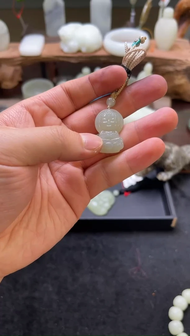 【闪购商品】和田玉吊坠未镶嵌且末青白 宝宝佛 多样性发一