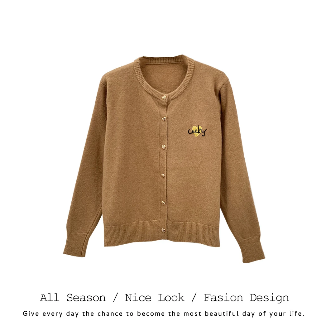 384       时尚爱心扣子字母绣花舒适百搭圆领长袖      款号#042